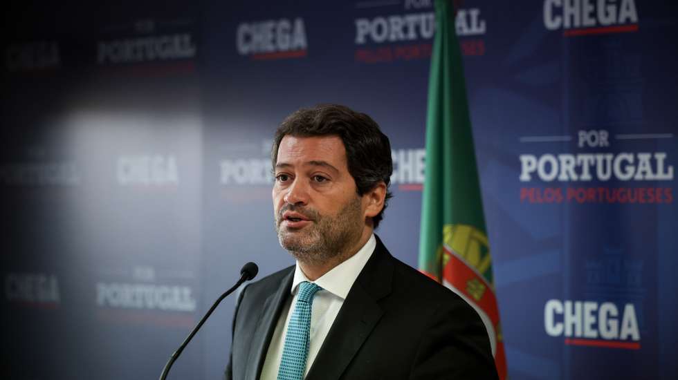 Ventura acusa Centeno de falta de independência para liderar Banco de Portugal