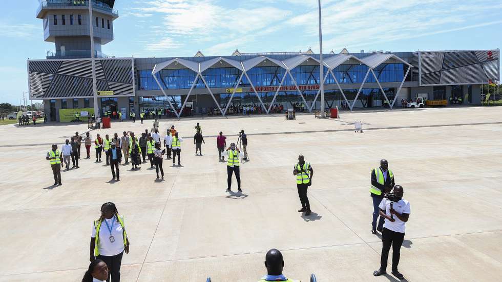 Aeroporto Filipe Jacinto Nyusi, em Gaza, sul de Moçambique, 22 de dezembro de 2023. LUÍSA NHANTUMBO/LUSA