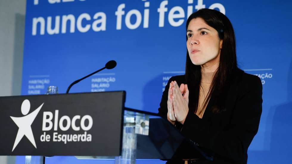 A coordenadora do Bloco de Esquerda, (BE), Mariana Mortágua, discursa durante um almoço-comício, em Loulé, 24 de fevereiro de 2024. LUÍS FORRA/LUSA