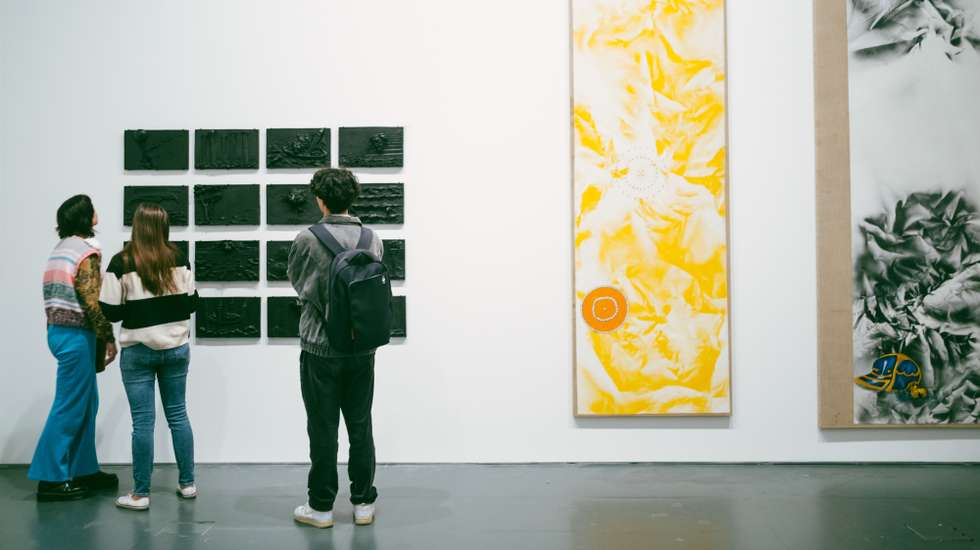 "Este artista quer que a nossa sensibilidade e predisposição no momento de olharmos para as peças seja o que faz realmente a ligação com a nossa capacidade de imaginar”, realça o curador
