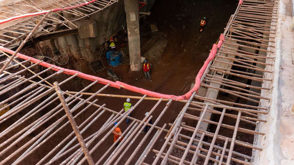 Demolição do tímpano de ligação entre estações de Santos e Rato que irá fazer a ligação entre a futura estação Santos e o ISEG, com as futuras novas estações Estrela e Santos que também já se encontram em estado adiantado de construção, em Lisboa, 13 de março de 2024. JOSÉ SENA GOULÃO/LUSA