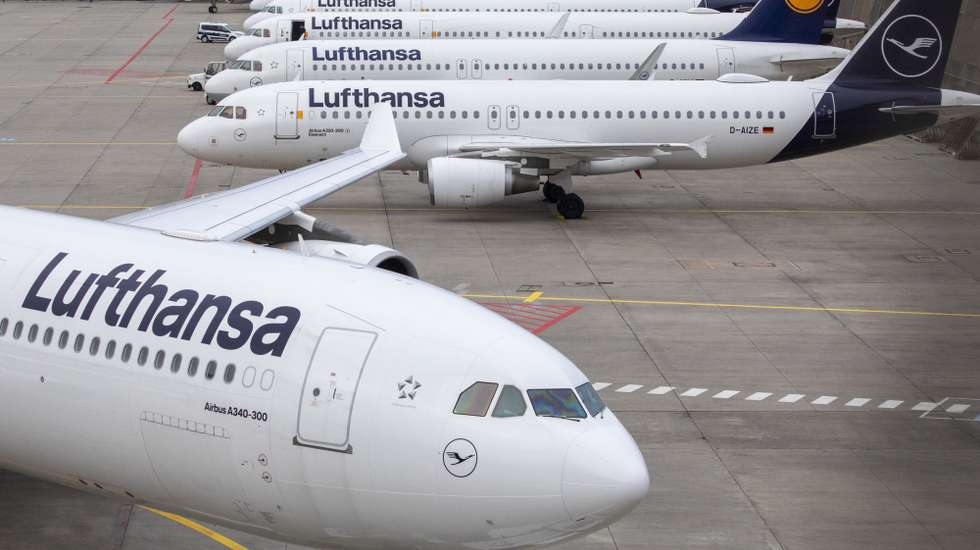 epa11215797 Lufthansa planes are seen stationed, at Frankfurt Airport, in Frankfurt am Main, Germany, 12 March 2024. The UFO cabin crew union has called on its members to strike, to press their demands for better wages. According to Lufthansa, 100,000 passengers should be affected by a two day strike in Frankfurt and Munich airport.  EPA/ANDRE PAIN