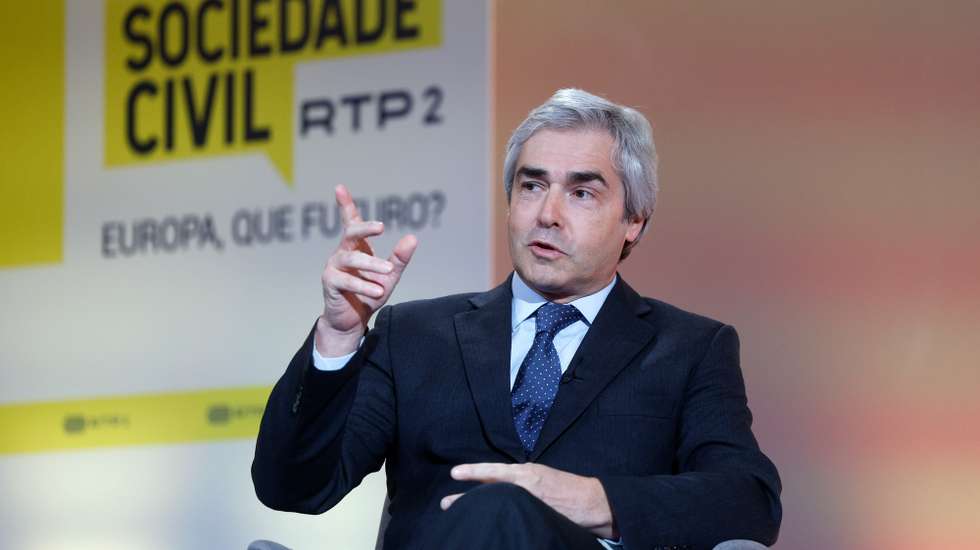 O ministro da Defesa Nacional, Nuno Melo, intervém na conferência "Europa, que futuro?", da Rádio Televisão Portuguesa (RTP), iniciativa inserida no ciclo "Conferências da Sociedade Civil RTP 2", no Centro Cultural de Belém, em Lisboa, 09 de maio de 2024. ANTÓNIO PEDRO SANTOS/LUSA