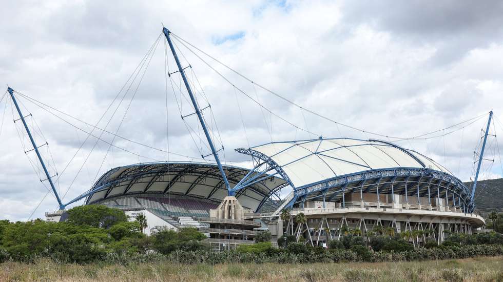 O Estádio Algarve, que fica situado na fronteira dos concelhos de Faro e de Loulé, foi construído para o Campeonato da Europa de futebol de 2004, tem uma capacidade para 30.305 espetadores, e é gerido pela Associação de Municípios Faro/Loulé, uma pessoa coletiva de direito público que visa a realização de interesses específicos comuns aos dois municípios, em Faro, 20 de maio de 2024. O Estádio Algarve está pago e é um sucesso comercial, com uma vasta lista de clientes para as mais diversas atividades, 20 anos depois de ter sido construído para o Euro2004 de futebol, assegura a autarquia. (ACOMPANHA TEXTO DA LUSA DO DIA 10 DE JUNHO DE 2024). LUÍS FORRA/LUSA