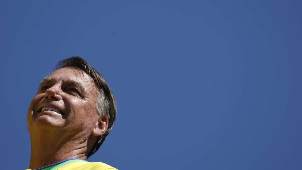 epa11292739 Former Brazilian president Jair Bolsonaro attends a march in his support in Rio de Janeiro, Brazil, 21 April 2024. Former Brazilian president Bolsonaro (2019-2022) called for a march to 'defend democracy and freedom of speech.'  EPA/Antonio Lacerda