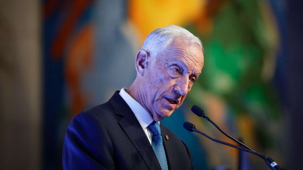 O Presidente da República, Marcelo Rebelo de Sousa, intervém durante a cerimónia de entrega do Prémio Pessoa 2023 ao cardeal José Tolentino de Mendonça (ausente da foto), no edifício sede da Caixa Geral de Depósitos, em Lisboa, 19 de junho de 2024. ANTÓNIO PEDRO SANTOS/LUSA