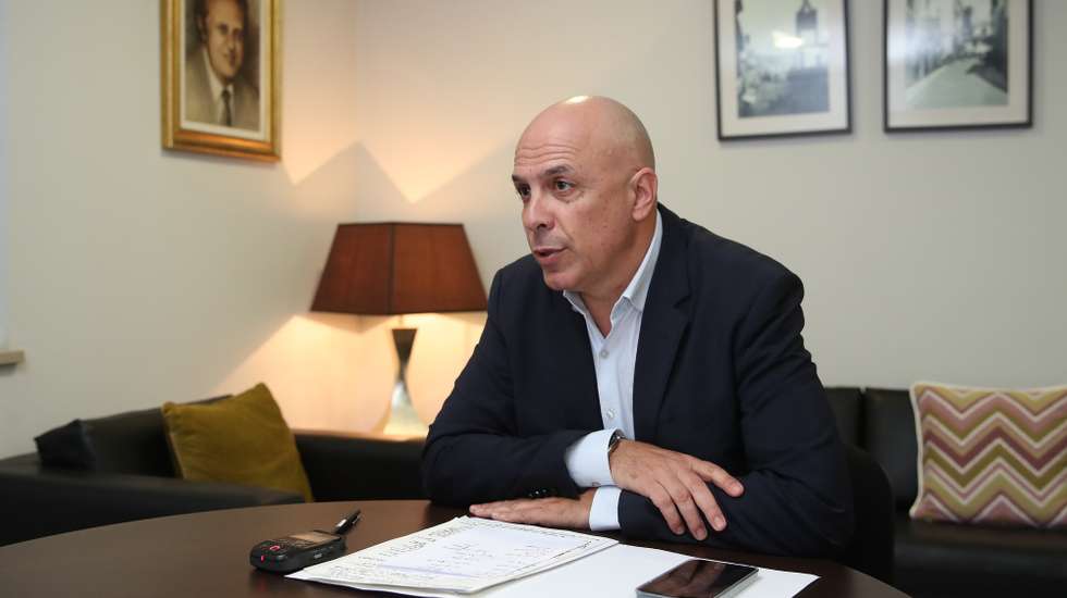 Paulo Cafôfo, cabeça de lista pelo PS/Madeira (Partido Socialista) às Eleições Legislativas da Madeira marcadas para 26 de maio, em entrevista à Agência Lusa, no Funchal, 26 de abril de 2024. (ACOMPANHA TEXTO DE 10-05-2024)  HOMEM DE GOUVEIA/LUSA