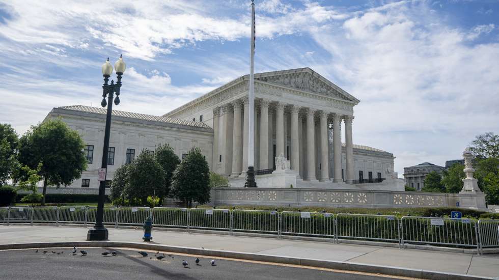 epa11441665 The Supreme Court in Washington, DC, USA, 27 June 2024. In a temporary victory for abortion-rights advocates the Supreme Court dismissed the high profile Idaho abortion case Idaho v. United States.  EPA/SHAWN THEW