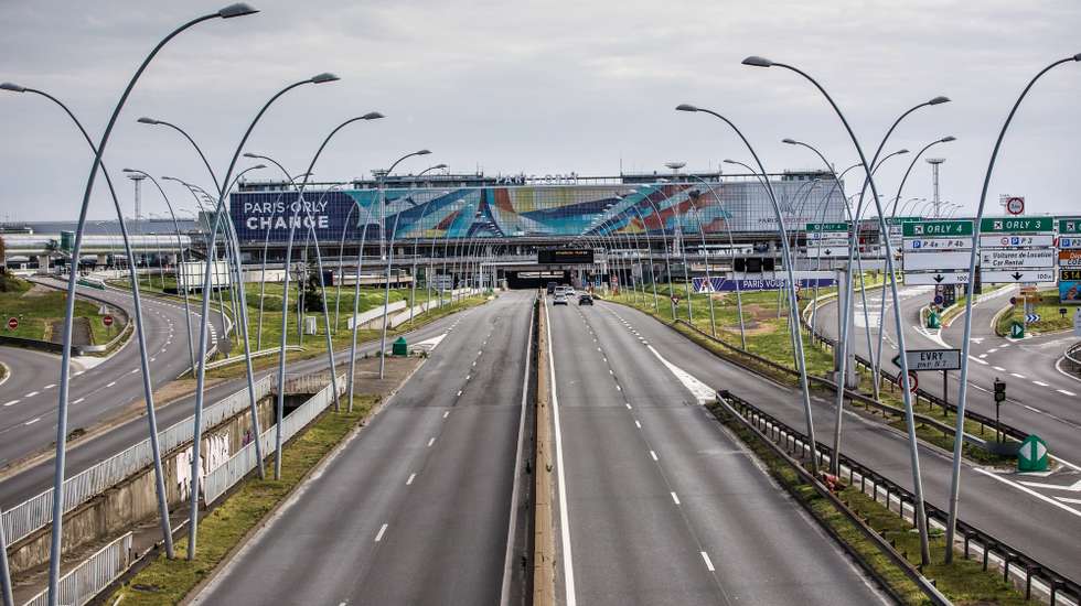 epa08341722 General view of the Terminal 1 of Orly Airport south of Paris, France, 03 April 2020. France is under lockdown in an attempt to stop the widespread of the SARS-CoV-2 coronaviru to the coronavirus SARS-CoV -2 causing Covid-19 disease.  EPA/CHRISTOPHE PETIT TESSON