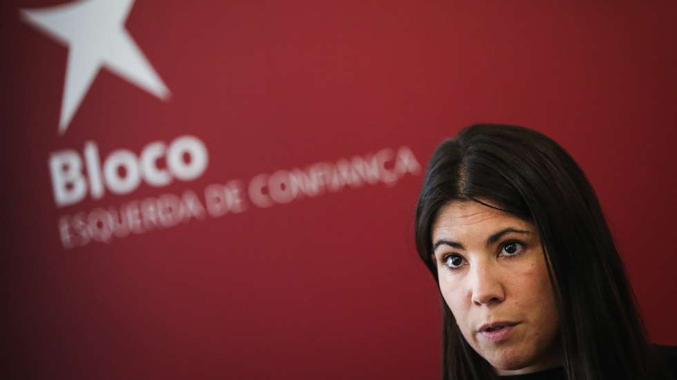 A coordenadora do Bloco de Esquerda (BE), Mariana Mortágua, durante uma conferência de imprensa sobre a TAP, em Lisboa, 03 de setembro de 2024. RODRIGO ANTUNES/LUSA