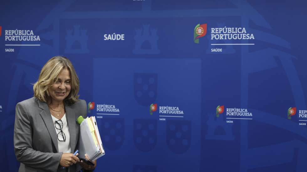 A ministra da Saúde, Ana Paula Martins, antes do inicio da conferência de imprensa de balanço do Plano de Emergência e Transformação da Saúde em Lisboa, 04 de setembro de 2024. ANTÓNIO COTRIM/LUSA