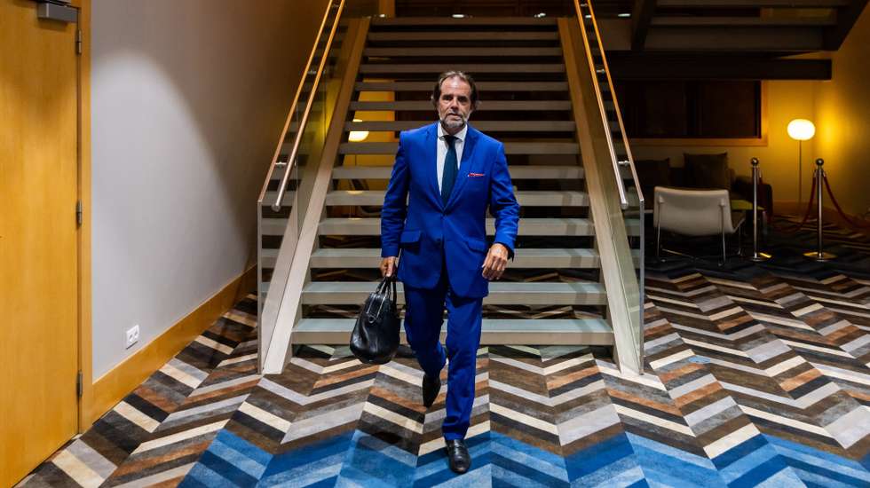 O secretário-geral do Partido Social Democrata (PSD), Miguel Albuquerque, à chegada para a reunião do Conselho Nacional do PSD, em Lisboa, 23 de setembro de 2024. JOSÉ SENA GOULÃO/LUSA