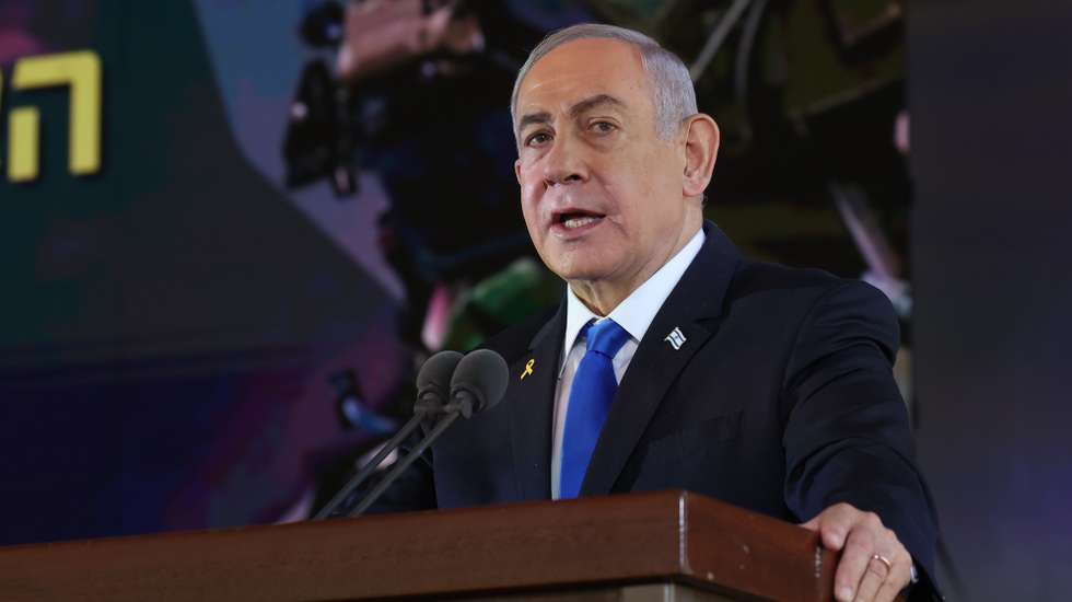 epa11686665 Israeli Prime Minister Benjamin Netanyahu speaks during a ceremony  marking the Hebrew calendar's one-year anniversary of the Hamas attack that sparked the ongoing war in Gaza, at the Mount Herzl military cemetery in Jerusalem, 27 October 2024. More than 42,900 Palestinians and over 1,400 Israelis have been killed, according to the Palestinian Health Ministry and the Israel Defense Forces (IDF), since Hamas militants launched an attack against Israel from the Gaza Strip on 07 October 2023, and the Israeli operations in Gaza and the West Bank which followed it.  EPA/GIL COHEN-MAGEN / POOL