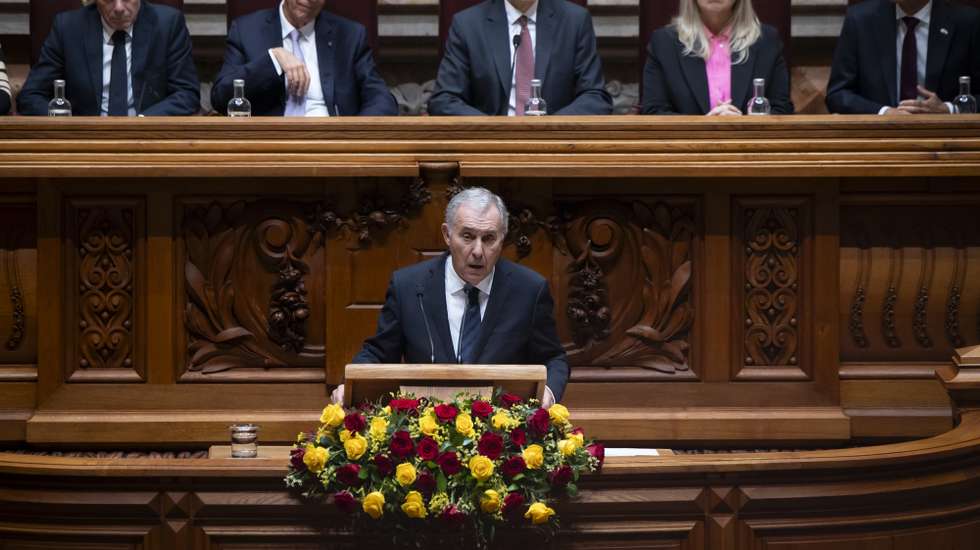 O deputado do Partido Socail Democrata (PSD), António Rodrigues, usa da palavra durante a sessão solene evocativa dos “100 Anos do nascimento de Mário Soares”, na Assembleia da República, em Lisboa, 06 de dezembro de 2024. JOSÉ SENA GOULÃO/LUSA