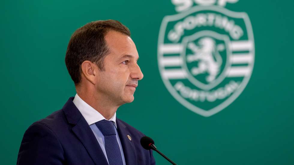 epa11714612 Sporting president Frederico Varandas attends a press conference to present the new head coach of Sporting Clube de Portugal, Joao Pereira, following the departure of former head coach Ruben Amorim to Manchester United, at the Alvalade stadium in Lisbon, Portugal, 11 November 2024.  EPA/JOSE SENA GOULAO