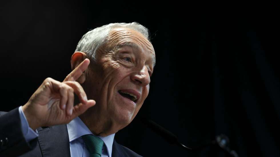 O Presidente da República, Marcelo Rebelo de Sousa, discursa perante cidadãos portugueses nas instalações da Associação Portuguesa de Amesterdão (APA) em Amsterdão, Países Baixos, 9 de dezembro de 2024. TIAGO PETINGA/LUSA