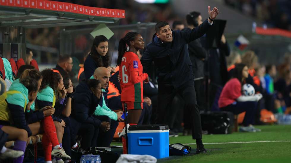 Portugal's head coach Francisco Neto during the Women´s European Championship 2025 1st leg of round 2 play-off soccer match against Czech Republic´held at the Dragao stadium, in Porto, Portugal, 29 November 2024. ESTELA SILVA/LUSA