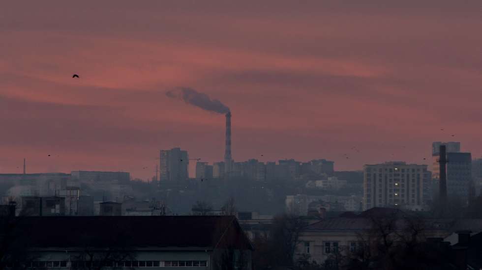 epa11810771 A power plant emits smoke at dusk in Chisinau, Moldova, 07 January 2025. Russian energy giant Gazprom suspended natural gas supplies to Moldova on 01 January 2025, citing unpaid debts. At the same time, Gazprom said it had stopped after Ukraine refused to renew a transit agreement. Moldova could be seriously affected by the stop of the transit agreement because it generates much of its electricity at a power station fueled by Russian gas.  EPA/DUMITRU DORU