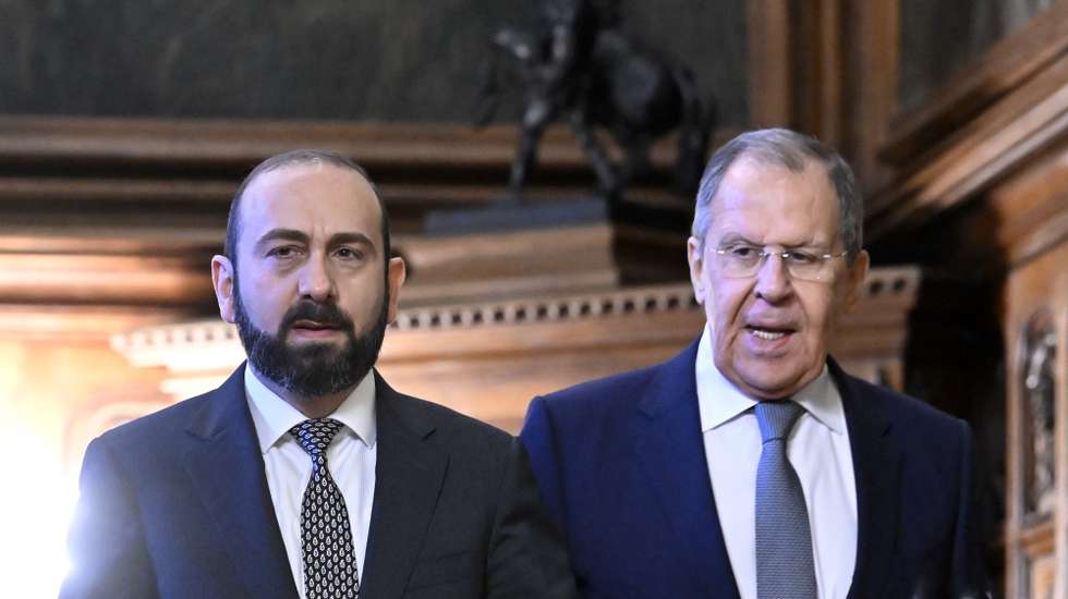 epa11841675 Russian Foreign Minister Sergei Lavrov (R) and his Armenian counterpart Ararat Mirzoyan (L) arrive for a joint press conference following their meeting in Moscow, Russia, 21 January 2025.  EPA/ALEXANDER NEMENOV / POOL