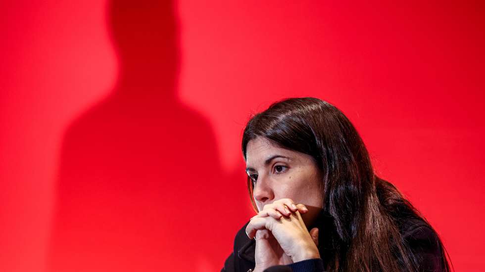 A coordenadora do Bloco de Esquerda (BE), Mariana Mortágua, durante a sessão de encerramento das jornadas parlamentares do partido, em Coimbra, 28 de janeiro de 2025. PAULO NOVAIS/LUSA