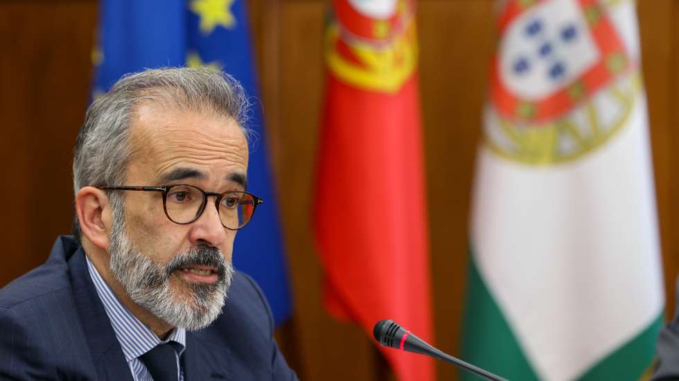 O ministro de Estado e dos Negócios Estrangeiros, Paulo Rangel, intervém perante a comissão dos Assuntos Europeus, na Assembleia da República, em Lisboa, 21 de janeiro de 2025. MANUEL DE ALMEIDA/LUSA