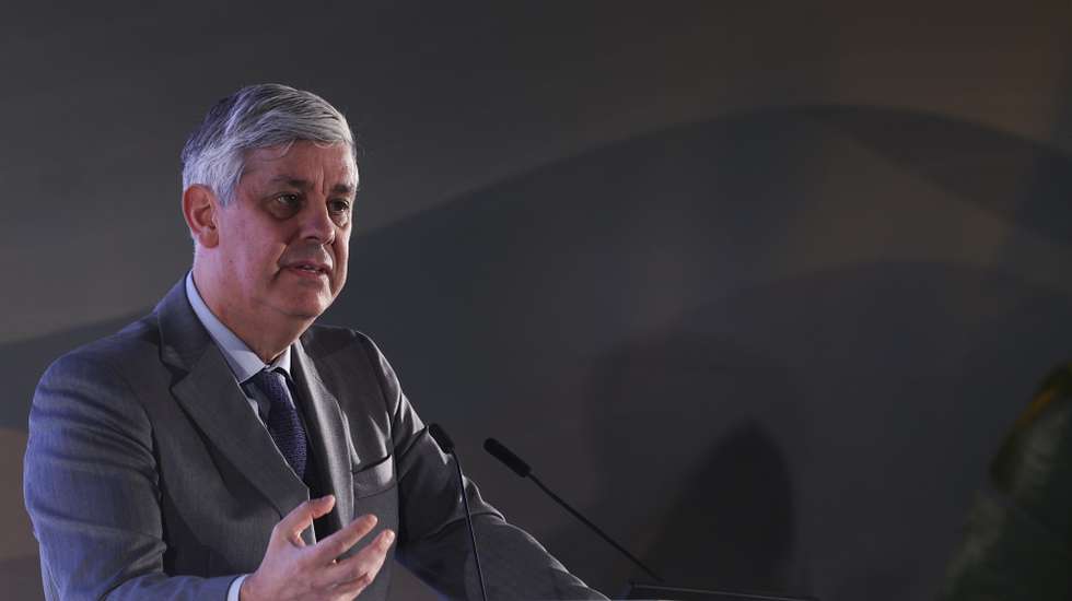 O Governador do Banco de Portugal, Mário Centeno, faz a sua intervenção durante o encontro anual do Conselho da Diáspora Portuguesa na Cidadela de Cascais, 20 de dezembro de 2024. TIAGO PETINGA/LUSA