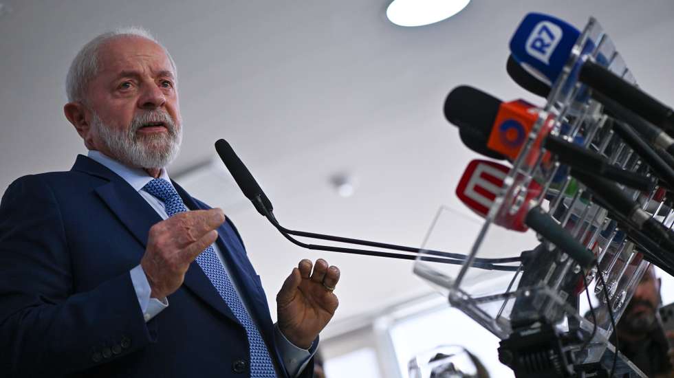 epa11864012 Brazilian President Luiz Inacio Lula da Silva speaks during a press confrence at Palacio del Planalto in Brasilia, Brazil, 30 January 2025.  EPA/ANDRE BORGES