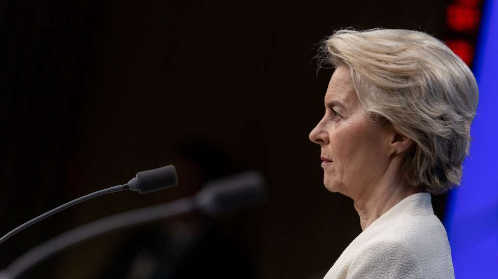epa11945926 European Commission President Ursula von der Leyen speaks to the media after a Special European Council meeting in Brussels, Belgium, 06 March 2025. The EU leaders are convening for a special summit to discuss ongoing support for Ukraine and enhance European defence.  EPA/CHRISTOPHE PETIT TESSON