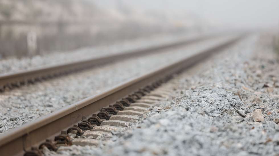 Linha ferroviária