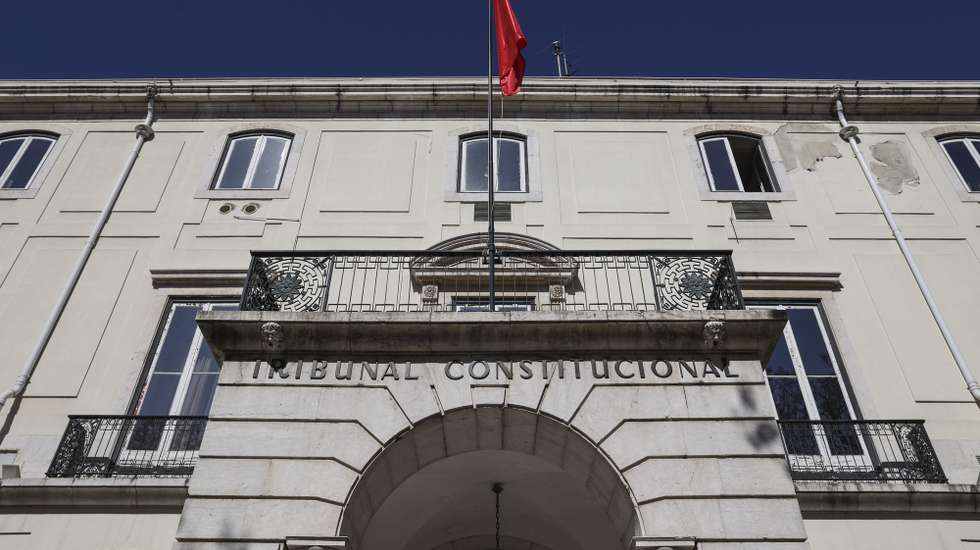Pormenor da fachada do edifício do Tribunal Constitucional em Lisboa, 29 de abril de 2024. MIGUEL A. LOPES/LUSA