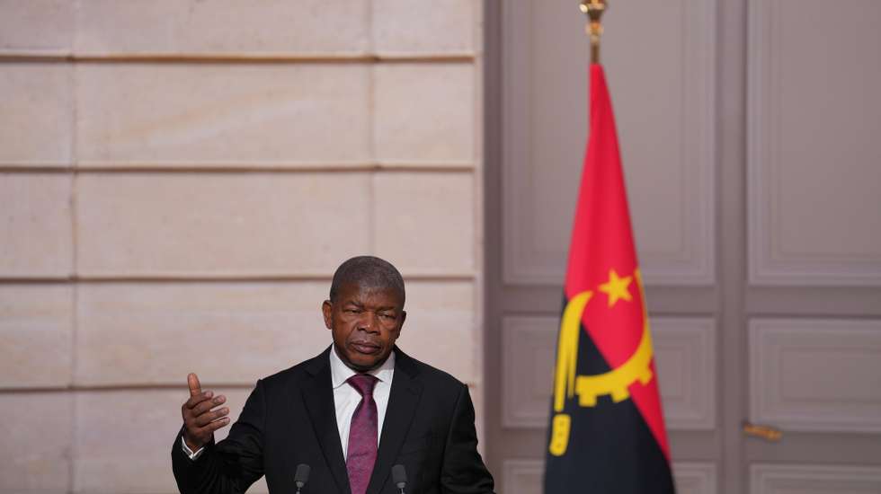 epa11828580 Angolan President Joao Lourenco and his French counterpart Emmanuel Macron (not pictured) attend a joint press conference at the Elysee Palace in Paris, France, 16 January 2025.  EPA/AURELIEN MORISSARD / POOL MAXPPP OUT