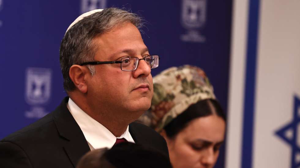 epa11829073 Israeli far-right Minister of National Security, Itamar Ben-Gvir, delivering a statement to the media, at his ministry headquarters in Jerusalem, 16 January 2025. Ben-Gvir said he would quit the government if Israel's cabinet approved the Israel-Hamas ceasefire and hostage-release deal.  EPA/ATEF SAFADI
