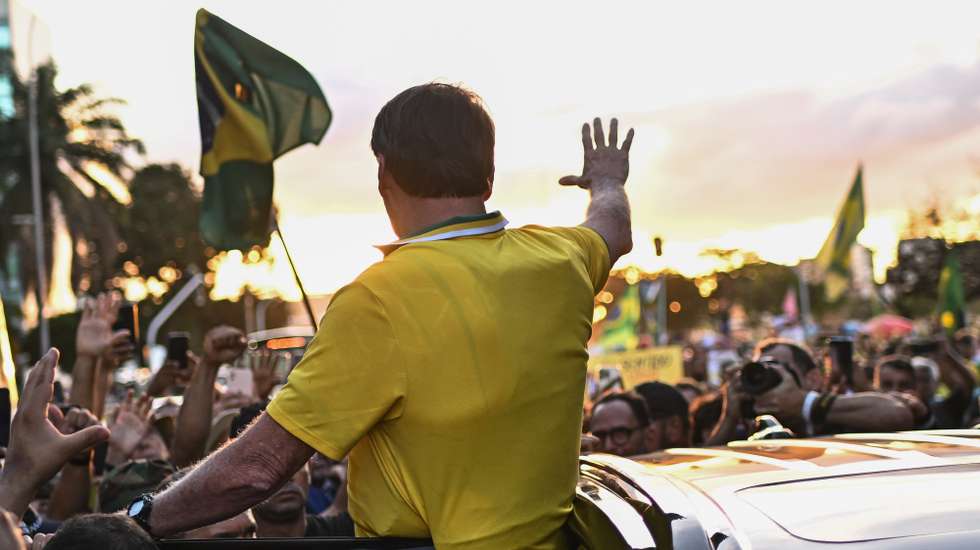 epaselect epa12082278 Former Brazilian President Jair Bolsonaro participates in a rally calling for amnesty for those convicted over the January 2023 uprising, in BrasÃ­lia, Brazil, 07 May 2025. Bolsonaro, indicted for coup plotting by the Supreme Court, called for amnesty for those convicted in the January 2023 attack, which sought to overthrow the government of leftist President Luiz Inacio Lula da Silva.  EPA/ANDRE BORGES
