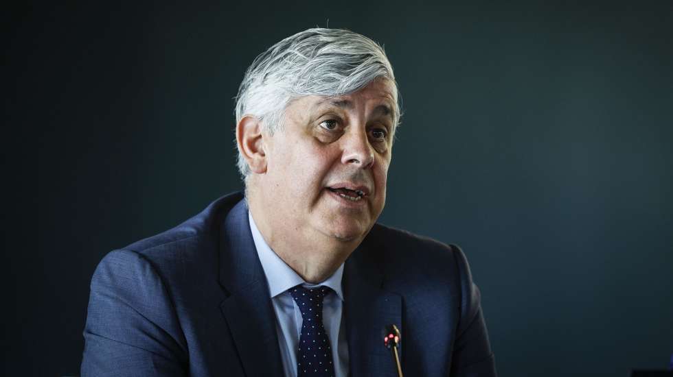 O Governador do Banco de Portugal, Mário Centeno, intervém durante a conferência de imprensa de apresentação do Relatório de Estabilidade Financeira, em Lisboa, 21 de maio de 2025. ANTÓNIO PEDRO SANTOS/LUSA