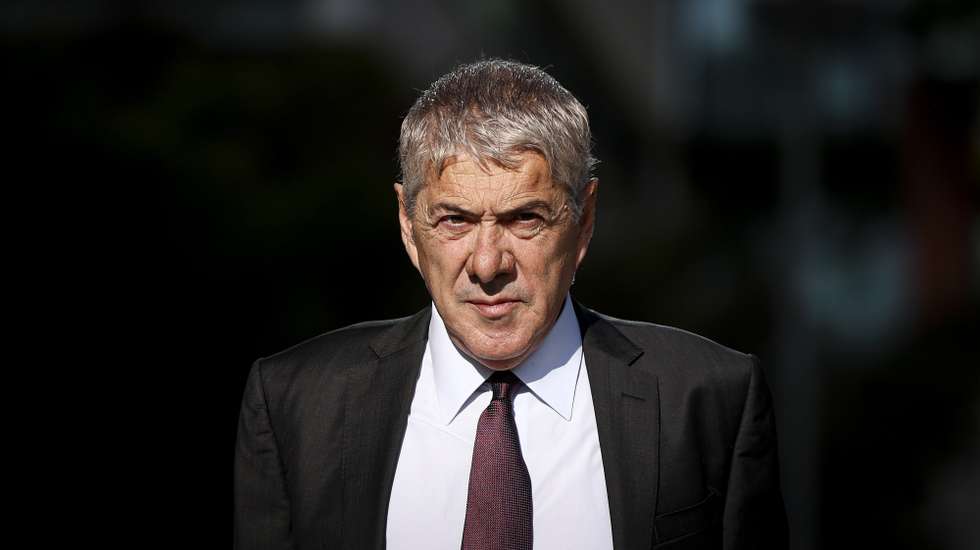 epa12351009 Former Portuguese Prime Minister Jose Socrates, the main defendant in the Operation Marques corruption case, arrives at the Lisbon Central Criminal Court in Lisbon, Portugal, 04 September 2025. Socrates and 20 other suspects in Operation Marques are set to stand trial, more than a decade after the case accusing the former prime minister of corruption came to light.  EPA/FILIPE AMORIM