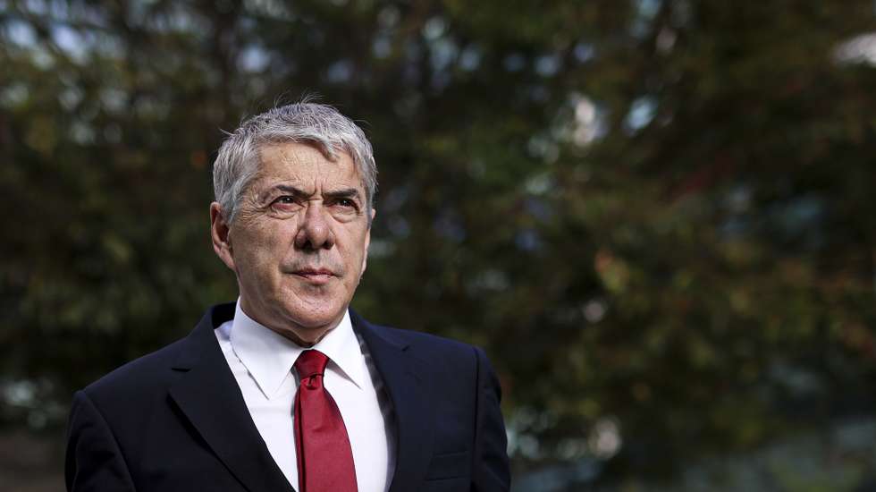 Former Prime Minister Jose Socrates, the main defendant in Operation Marques, arrives at the Lisbon Central Criminal Court on Campus de Justiça, where a panel of judges presided over by Susana Seca will try Socrates and 20 other defendants, including individuals and companies, for 117 crimes, in Lisbon, Portugal, 10 September 2025. Former Portuguese prime minister José Socrates and the other 20 official suspects in Operation Marques are to stand trial on Thursday at the Campus de Justiça in Lisbon, more than a decade after the case accusing the former PM of corruption came to light. FILIPE AMORIM/LUSA