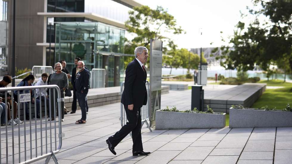 Former Prime Minister Jose Socrates, the main defendant in Operation Marques, arrives at the Lisbon Central Criminal Court on Campus de Justiça, where a panel of judges presided over by Susana Seca will try Socrates and 20 other defendants, including individuals and companies, for 117 crimes, in Lisbon, Portugal, 10 September 2025. Former Portuguese prime minister José Socrates and the other 20 official suspects in Operation Marques are to stand trial on Thursday at the Campus de Justiça in Lisbon, more than a decade after the case accusing the former PM of corruption came to light. FILIPE AMORIM/LUSA