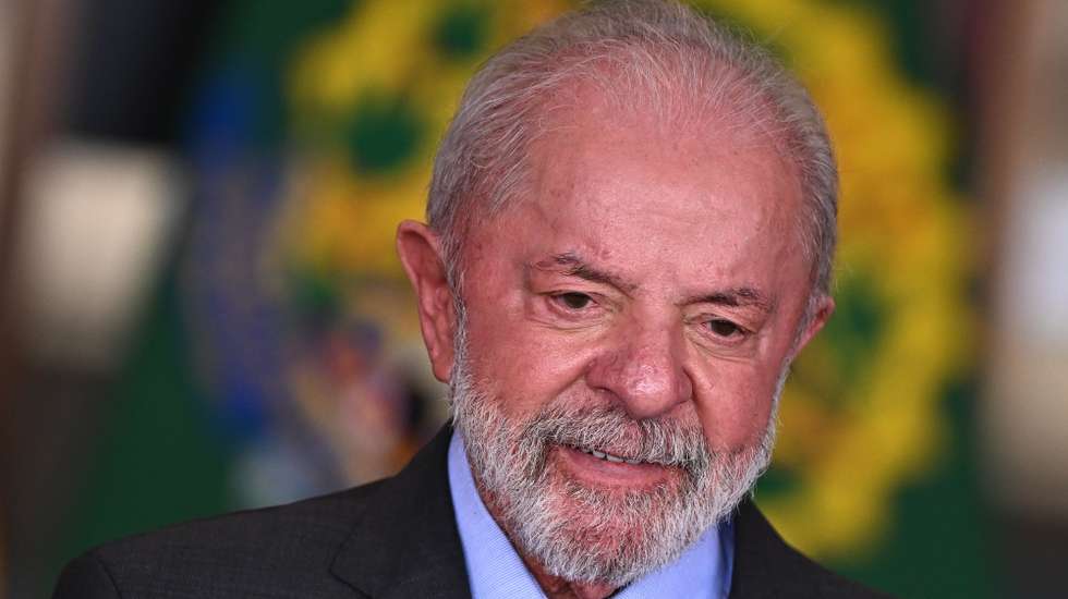 epa12468103 Brazilian President Luiz Inacio Lula da Silva participates in a ceremony for new ambassadors to present credentials to the Brazilian government at the Itamaraty Palace in Brasilia, Brazil, 20 October 2025.  EPA/ANDRE BORGES