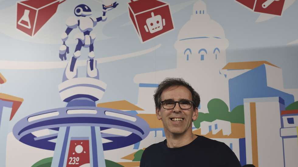 Paulo Dimas, presidente executivo (CEO) do consórcio Center for Responsible AI, posa para a fotografia, durante uma entrevista à agência Lusa, em Lisboa, 05 de novembro de 2025. A Sword Health lidera o consórcio de IA financiado pelo Plano de Recuperação e Resiliência (PRR), substituindo a Unbabel. (ACOMPANHA TEXTO LUSA DO DIA  DE 08 DE NOVEMBRO DE 2025). ANTÓNIO COTRIM/LUSA