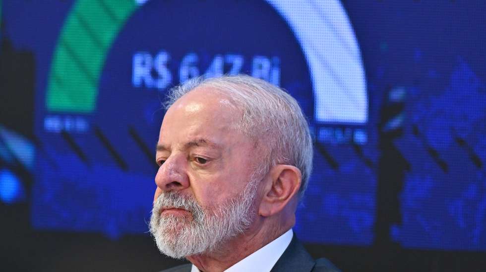epa12570807 Brazilian President Luiz Inacio Lula da Silva participates in the meeting of the National Council for Science and Technology at the Planalto Palace in Brasilia, Brazil, 04 December 2025.  EPA/ANDRE BORGES