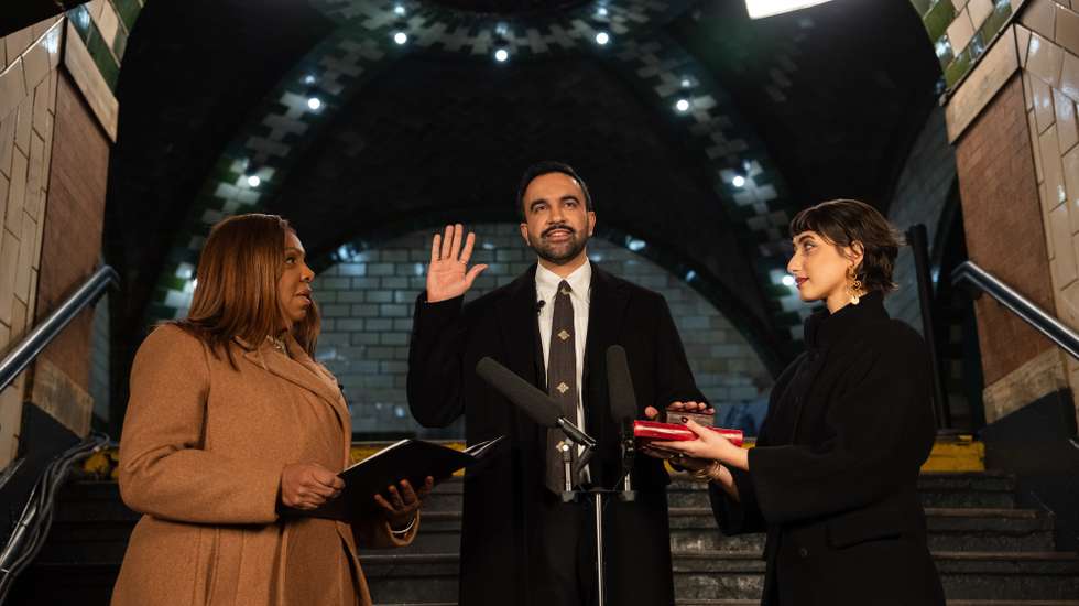epa12620110 Zohran Mamdani swears in as mayor of New York City at the old City Hall Station in New York, USA, 01 January 2026.  EPA/AMIR HAMJA / POOL