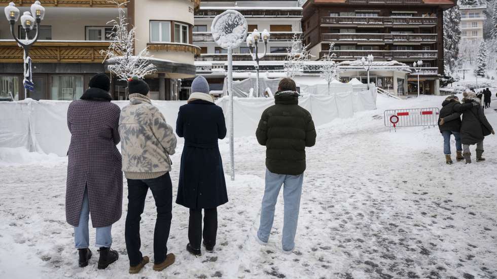 epa12638782 People gather in front of the bar where the fire happened during the national day of mourning following a deadly fire at the 'Le Constellation' bar in Crans-Montana, Switzerland, 09 January 2026. Swiss authorities have confirmed 40 fatalities, mostly teenagers and young adults, and 116 severe injuries following a fire at the Le Constellation bar in Crans-Montana. The blaze occurred in the early hours of New Year's Day.  EPA/ALESSANDRO DELLA VALLE