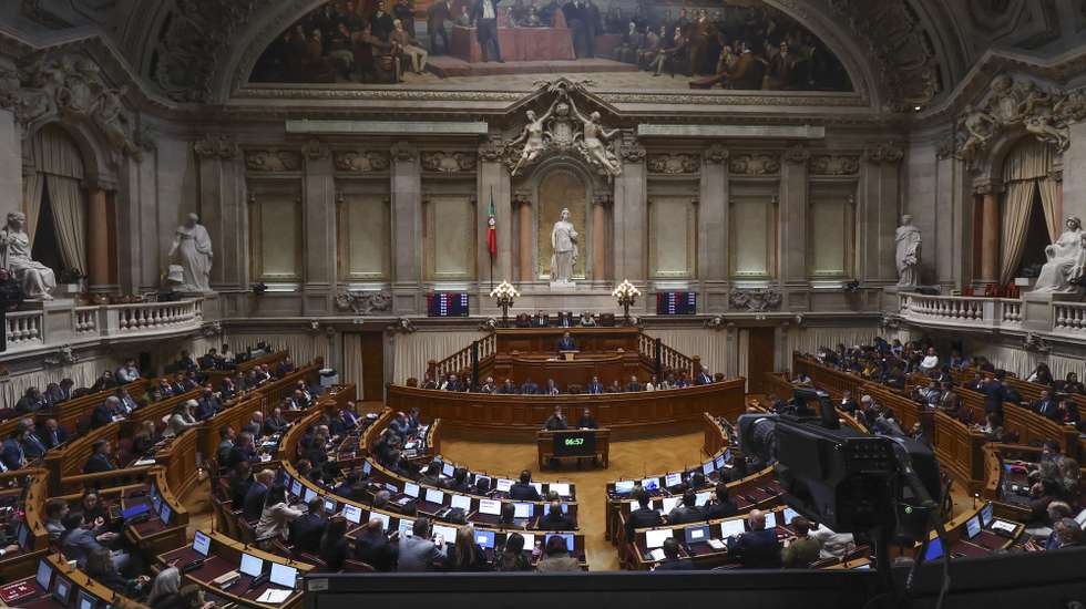 Sessão Plenária com presença do primeiro-ministro, Luís Montenegro, na Assembleia da República, em Lisboa, 19 de fevereiro de 2026. ANTÓNIO COTRIM/LUSA