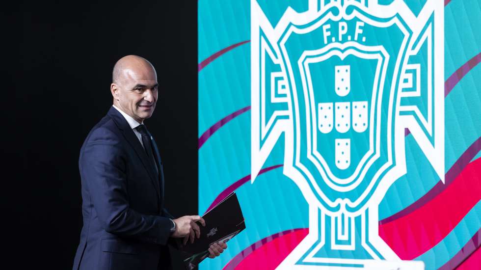 O selecionador português, Roberto Martínez, participa na conferência de imprensa de divulgação dos convocados para os jogos particulares com o México e os EUA, na Cidade do Futebol, em Oeiras, 20 de março de 2026. JOSÉ SENA GOULÃO/LUSA