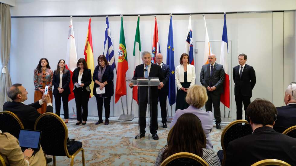 epa12878349 Italy's Foreign Minister Antonio Tajani (C) speaks during a press conference as part of the MED9 informal ministerial meeting in Split, Croatia, 09 April 2026.  EPA/GIUSEPPE LAMI