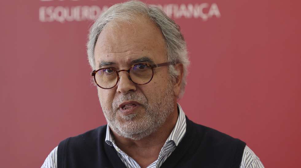 O coordenador do Bloco de Esquerda (BE), José Manuel Pureza, na conferência de imprensa sobre a promulgação da Lei da Nacionalidade, na sede do partido, em Lisboa, 4 de maio de 2026. JOÃO RELVAS/LUSA