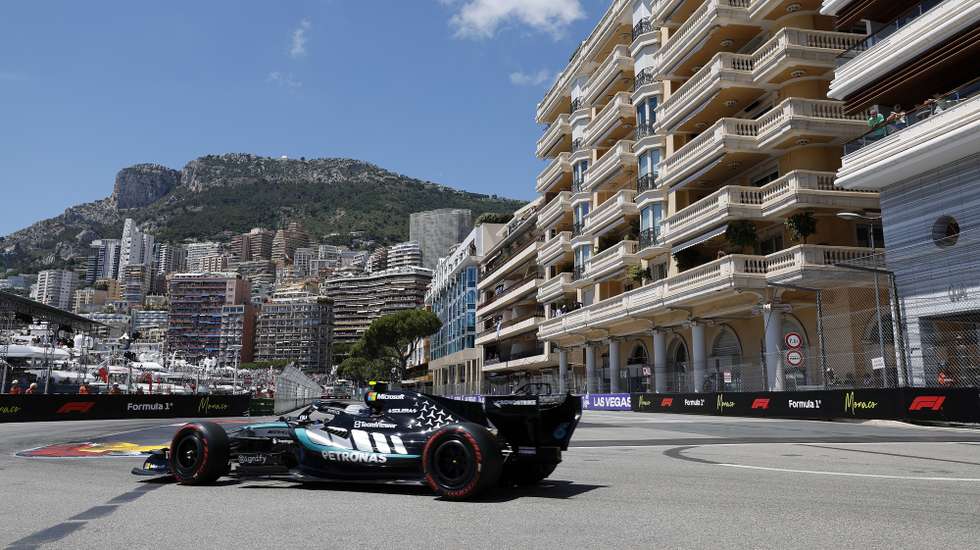 epa13020076 Mercedes driver Andrea Kimi Antonelli of Italy in action during the third practice session for the Formula One Grand Prix of Monaco in Monaco, 06 June 2026. The 2026 Formula 1 Grand Prix of Monaco takes place on 07 June at the Circuit de Monaco racetrack.  EPA/SEBASTIEN NOGIER