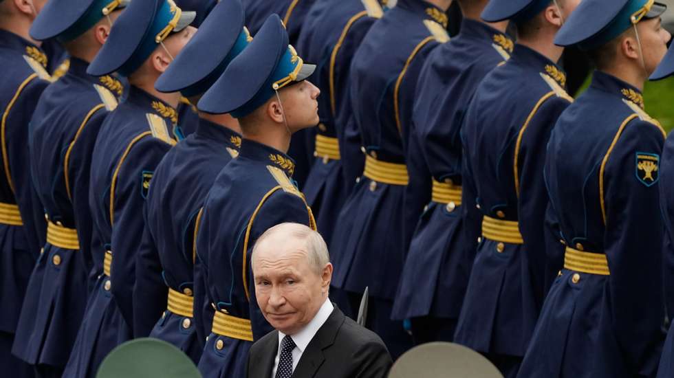 epa13056546 Russian President Vladimir Putin arrives to attend a wreath-laying ceremony marking the 85th anniversary of the Nazi German invasion of the Soviet Union in World War II on the Remembrance and Sorrow Day at the Tomb of the Unknown Soldier by the Kremlin wall in Moscow, Russia, 22 June 2026. The Day of Remembrance and Sorrow is observed annually on 22 June in Russia to commemorate those who died defending the Soviet Union from Nazi Germany and its allies during Operation Barbarossa, launched on 22 June 1941 during World War II.  EPA/ALEXANDER ZEMLIANICHENKO / POOL