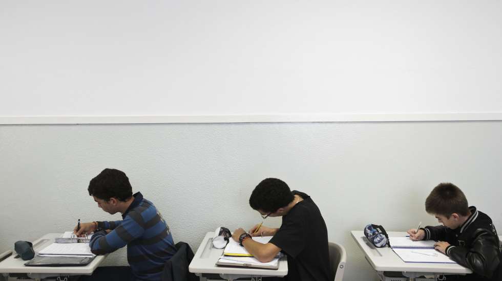 Alunos realizam exame nacional