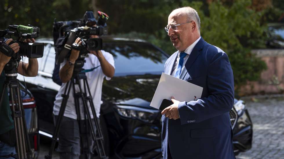 O ministro da Agricultura e Mar, José Manuel Fernandes, à chegada para a Reunião plenária da Comissão Permanente de Concertação Social, no Palácio das Laranjeiras, em Lisboa, 16 de setembro de 2026. JOSÉ SENA GOULÃO/LUSA